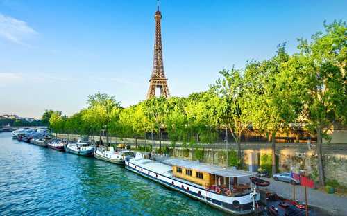 Paris Hop-On-Hop-Off-Bustour Open-Top-Bustour am Eiffelturm in Paris
