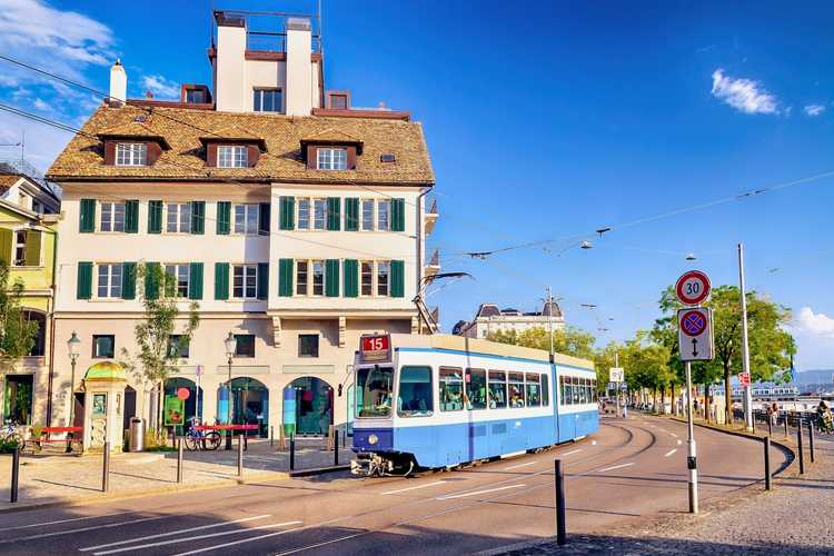 Top sightseeing bus tours in Zurich, Switzerland – Popular points of interest, hidden gems, and panoramic views of Zurich in 2026